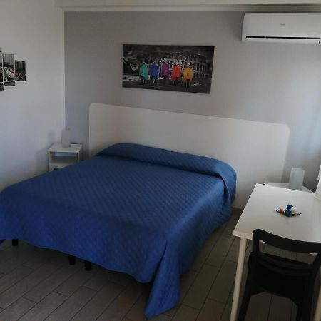 B&B dal Gallo Battipaglia Bagian luar foto