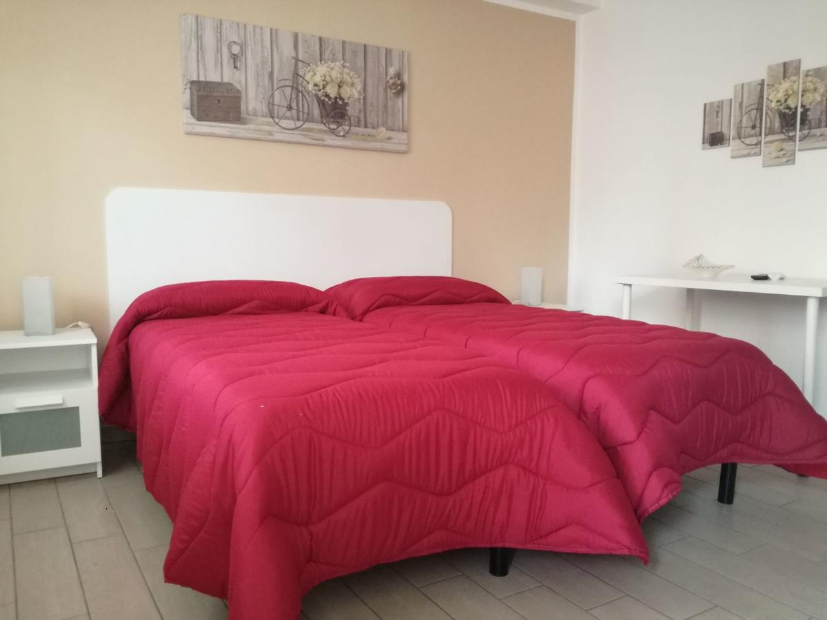 B&B dal Gallo Battipaglia Bagian luar foto
