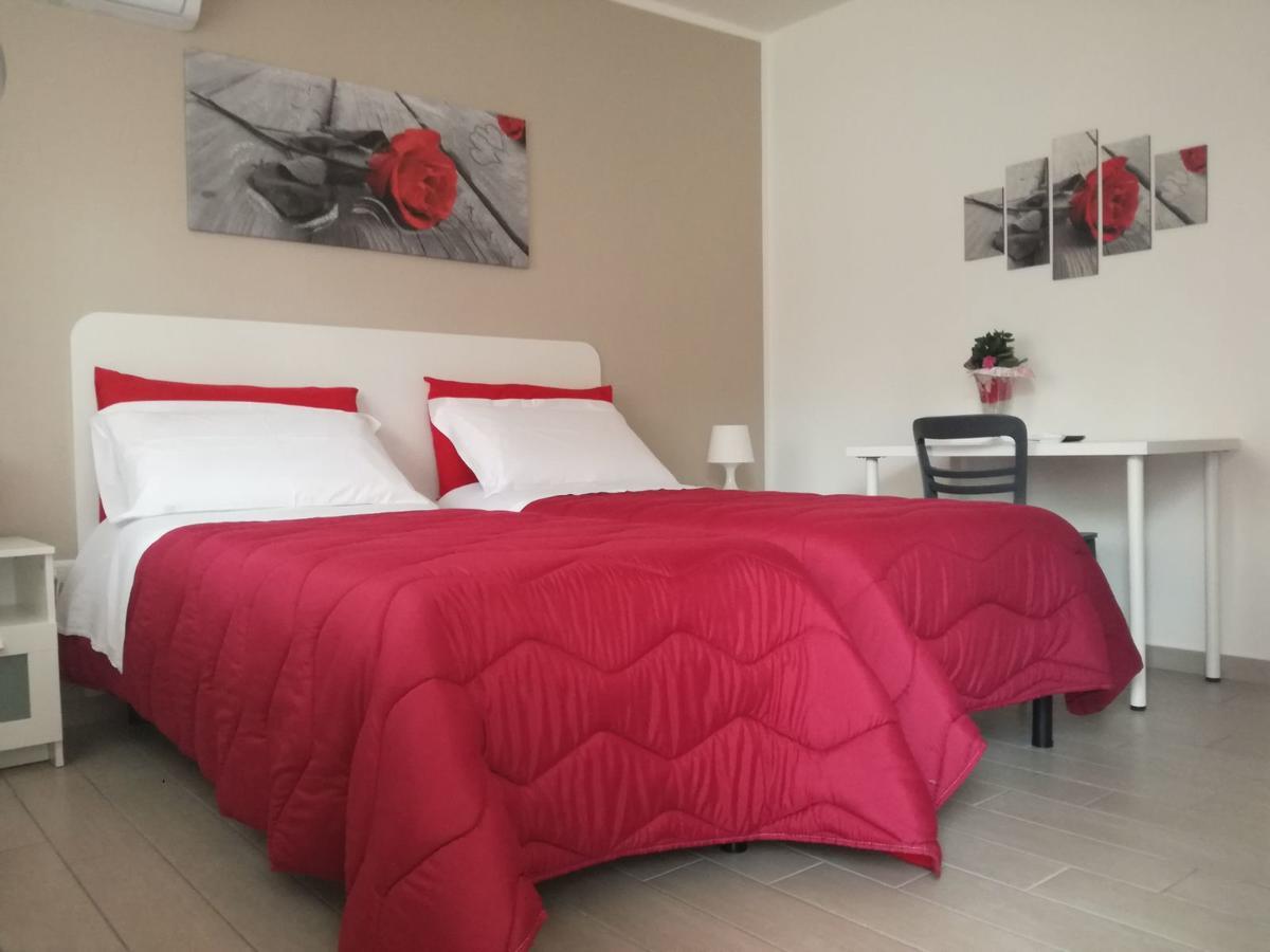 B&B dal Gallo Battipaglia Bagian luar foto