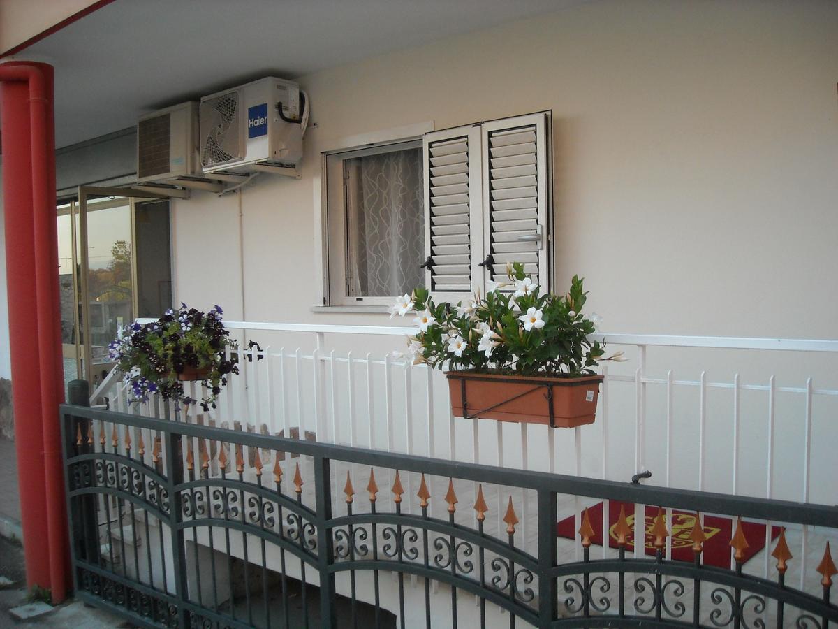 B&B dal Gallo Battipaglia Bagian luar foto