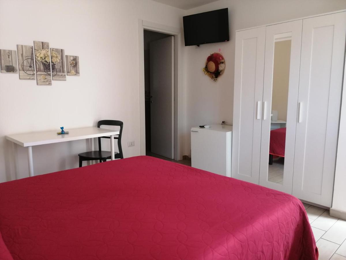B&B dal Gallo Battipaglia Bagian luar foto