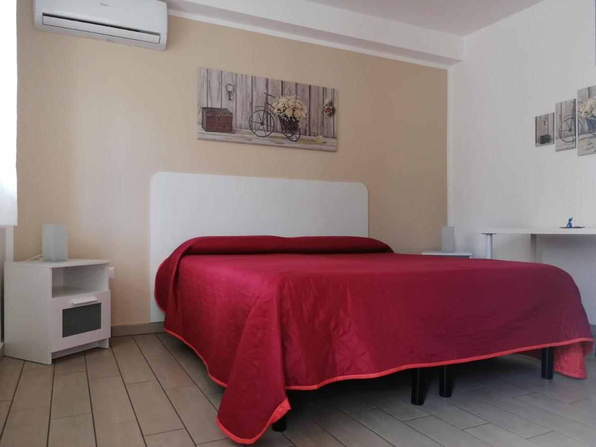 B&B dal Gallo Battipaglia Bagian luar foto