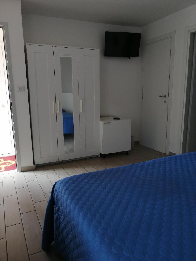 B&B dal Gallo Battipaglia Bagian luar foto